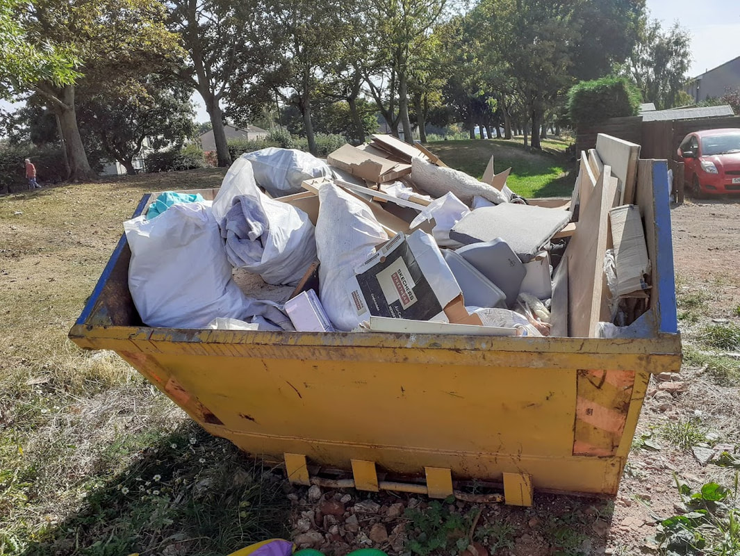 Book Builders waste skips in South Wales, click here for  6-yard skips, 8-yard skips, 12-yard skips, 14-yard skips, and 16-yard builder's waste skip hire quotes near you South Wales